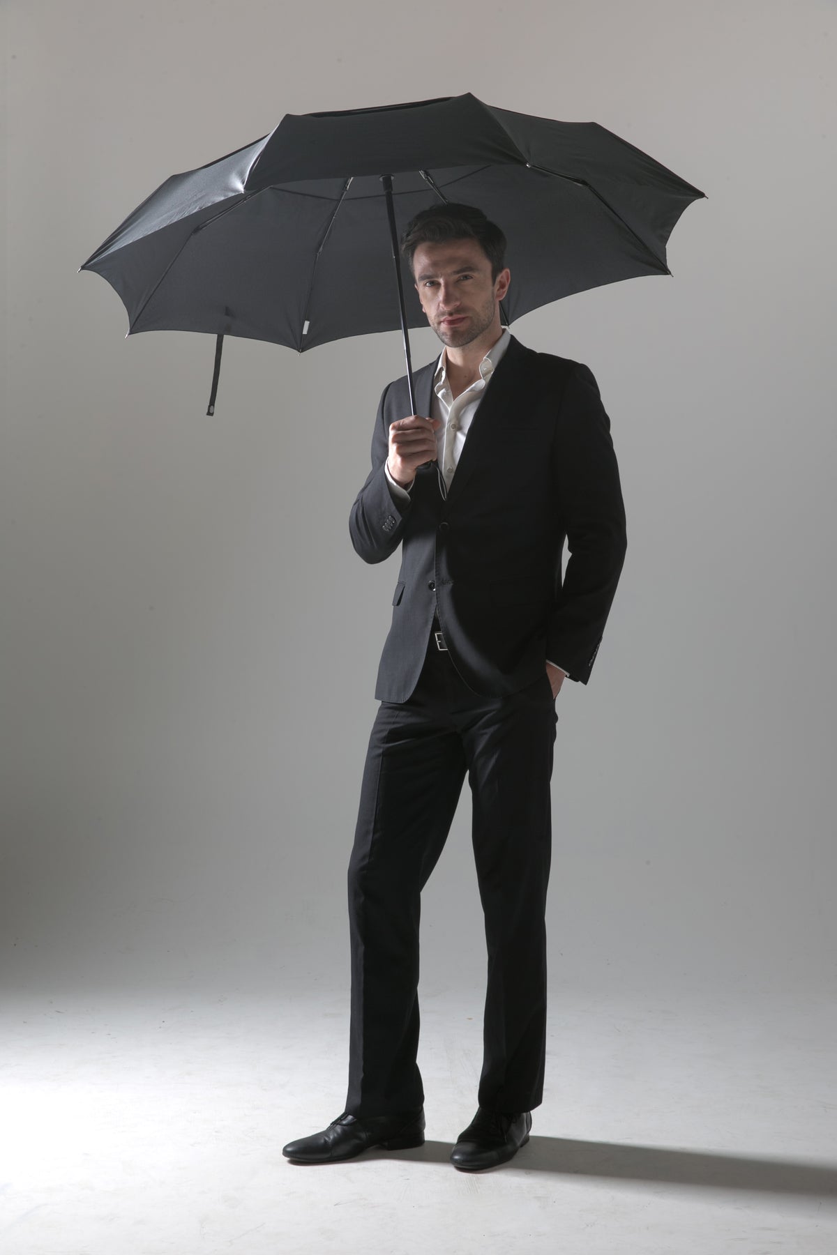 A.Brolly Stonehenge - An umbrella with unique functions